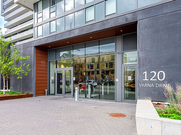 2nd image of 120 Varna Dr #502