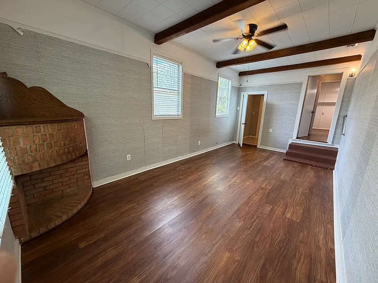 3406 Larkspur Ln — Photo 10