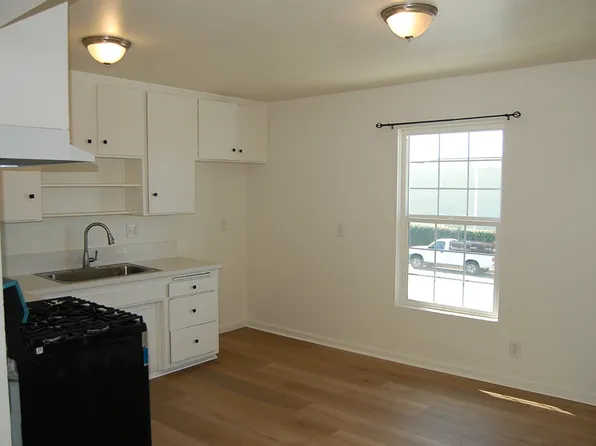 2212 College Ave APT 4, Costa Mesa, CA 92627