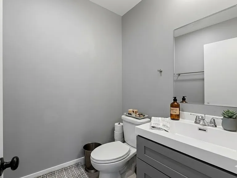 Maple Grove Apartments - Luxury and Convenience in Mundelein! — Photo 42