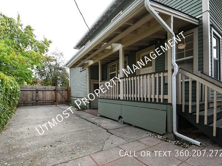 114 W 23rd St — Photo 16