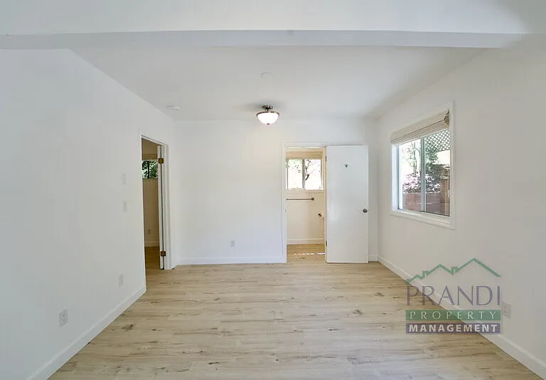 137 Maestro Rd — Photo 5
