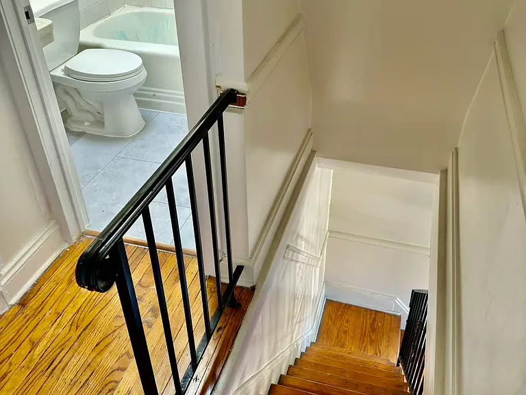 208 S 43rd St #2R — Photo 4
