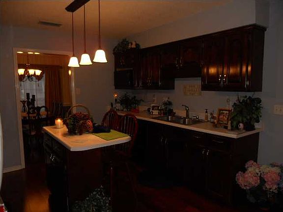 3rd image of 6221 Pine Laurel Ct