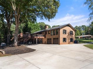 5750 Novack St, Winston Salem, NC 27105