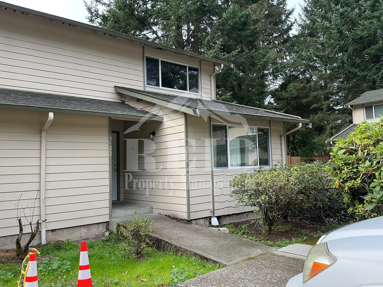 3 bed, 1.5 bath, 1412 sqft, $2,300 — Photo 1