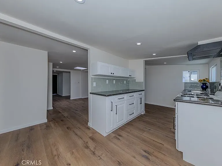 818 E Stearns Ave #1/2 — Photo 10