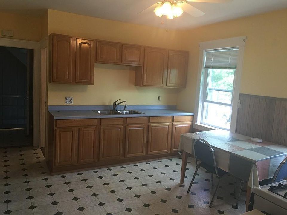 2nd image of 3 Gibbs St #2