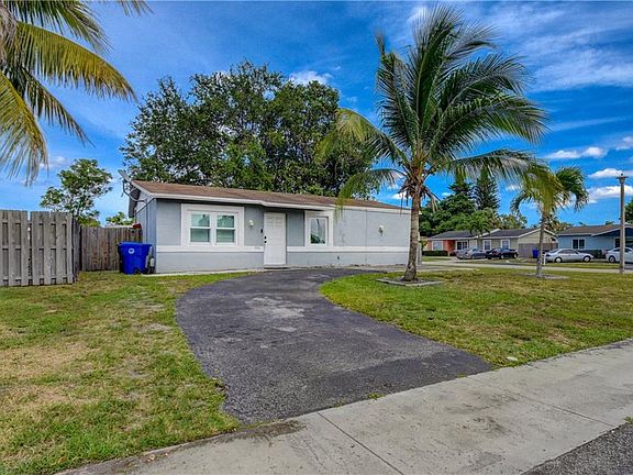 2nd image of 406 SW 77th Ter
