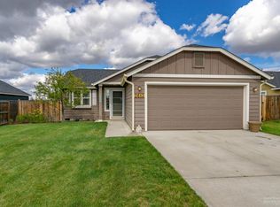 2613 NE 3rd St, Redmond, OR 97756