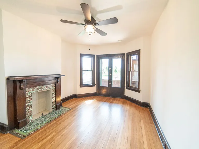2215 W 14th St — Photo 1