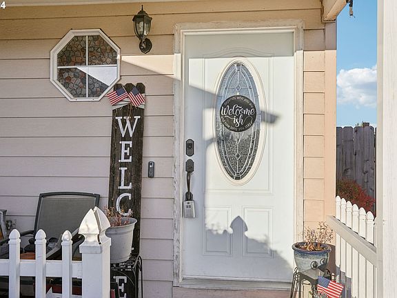 4th image of 9017 NE 157th Ave