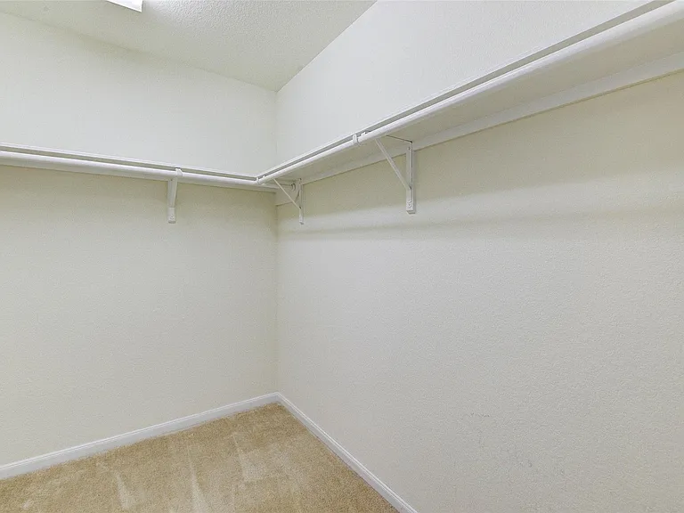 15623 Hanover Breeze Ln — Photo 32