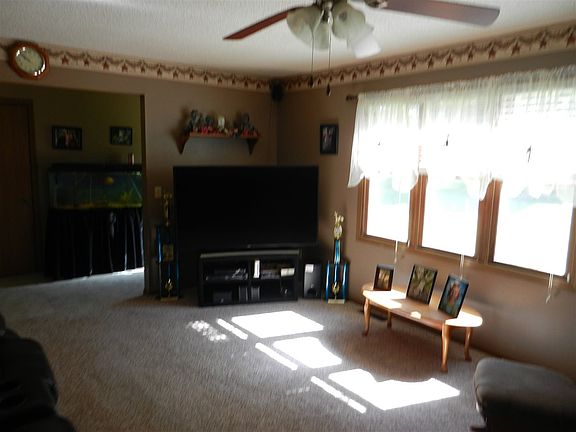 2nd image of 62 Ohio Ct