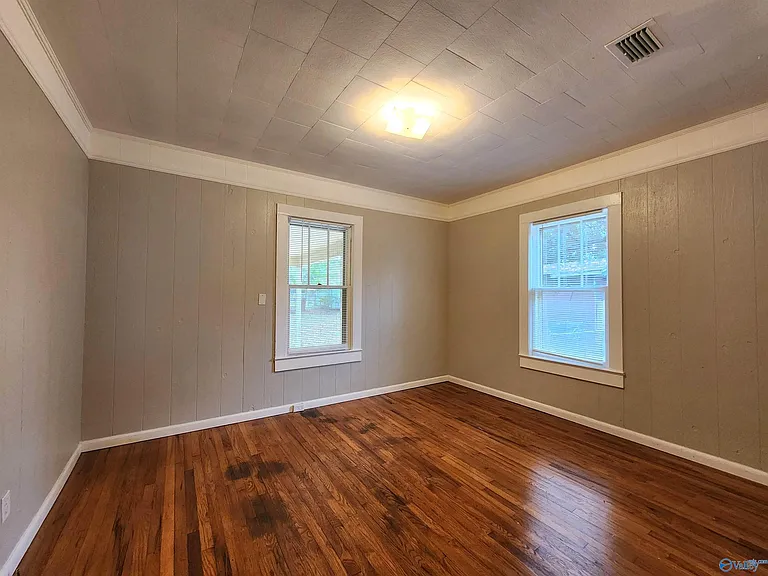 721 S Market St — Photo 13