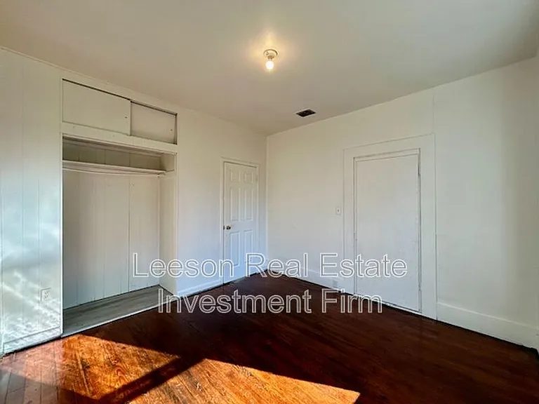 2924 Dupont St — Photo 13