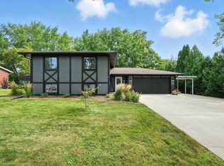 417 Parkview Dr, Columbus, WI 53925