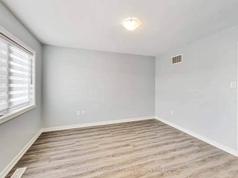 131 Pagebrook Cres — Photo 8