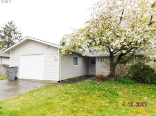 2457 Pine St, Seaside, OR 97138