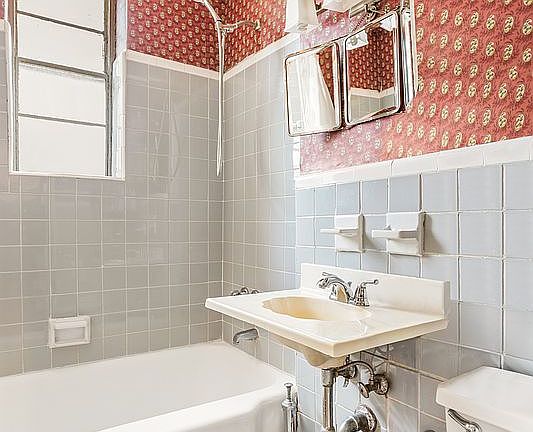 5th image of 64 E 94th St APT 3B