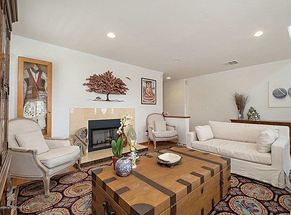 5th image of 2831 Orange Ave