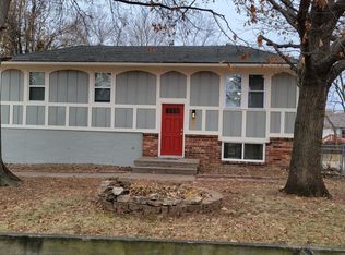 201 Village Ln, Buckner, MO 64016