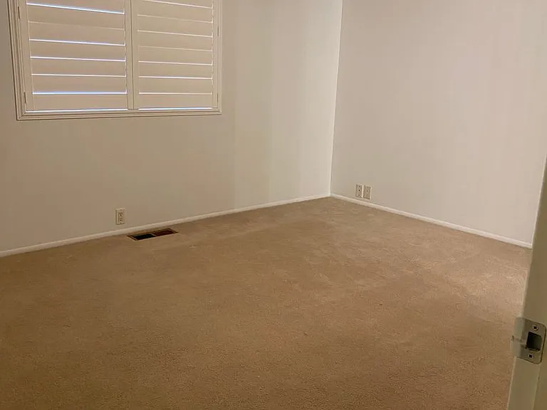 1480 W University Heights Dr N — Photo 5