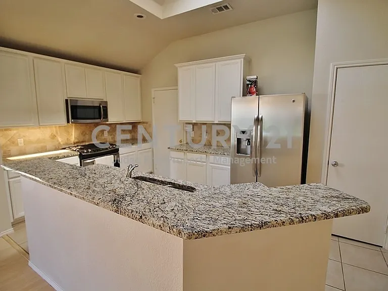 2816 Park Springs Dr — Photo 7