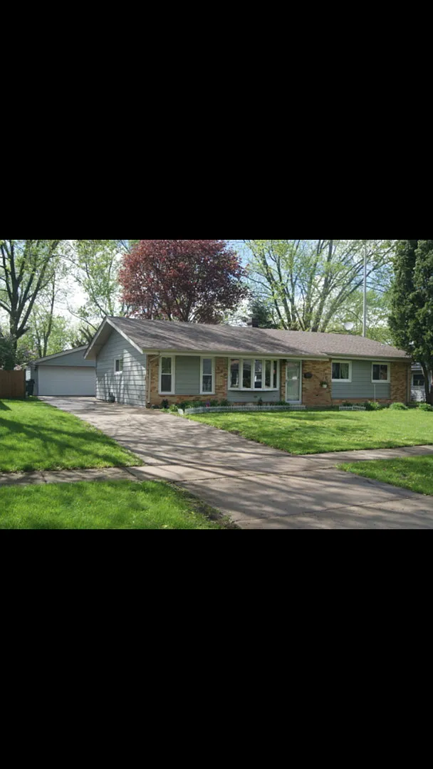 730 Olive St photo 1