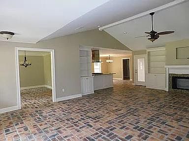 5th image of 15810 Chaumont Ave