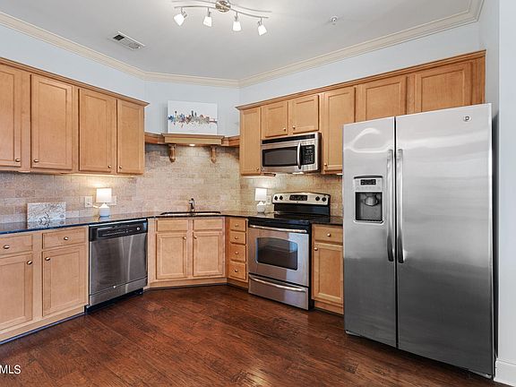 5th image of 445 W Blount Ave APT 415