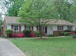 2923 New Hanover Dr, Greensboro, NC 27408