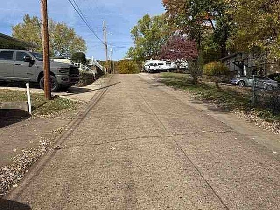 5th image of 160 Circle Dr