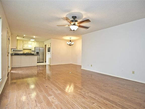 5th image of 3441 N Wingate Dr