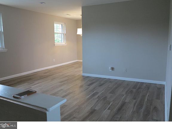 3rd image of 164 Eaves Mill Rd