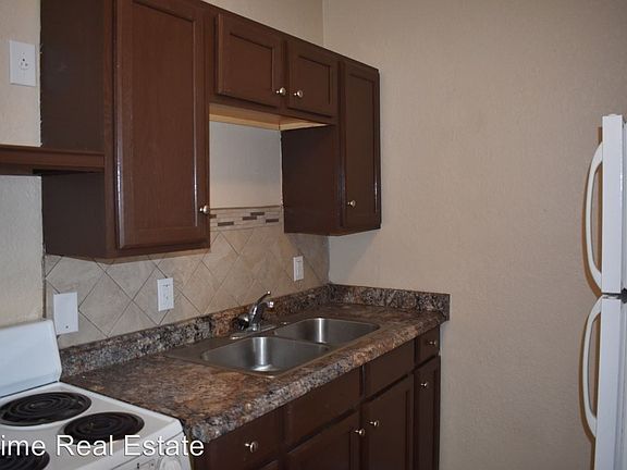 2nd image of 5720 S Alameda St APT 105