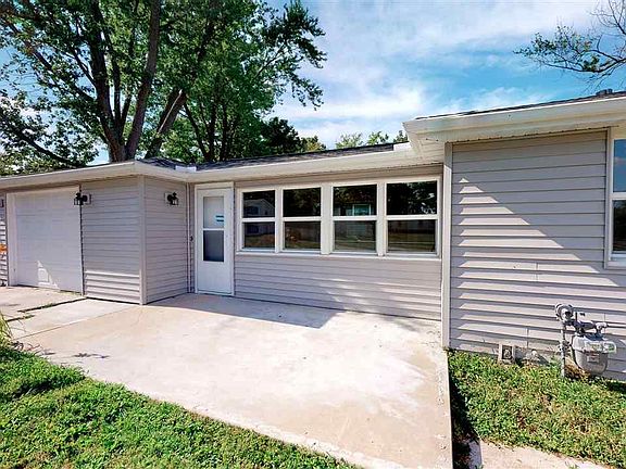 2nd image of 2105 N Ardell Pl