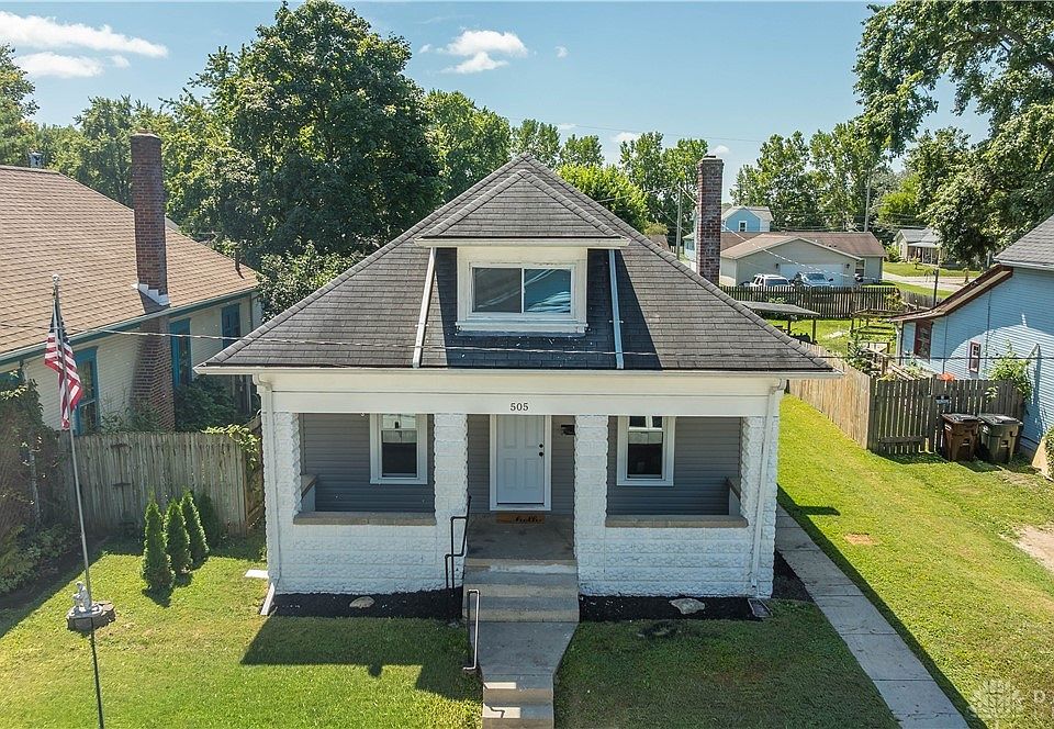 1st image of 505 1st St