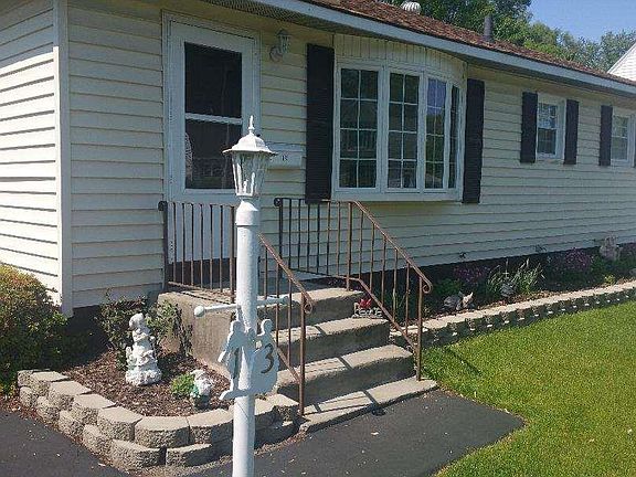 2nd image of 13 Huckleberry Ln