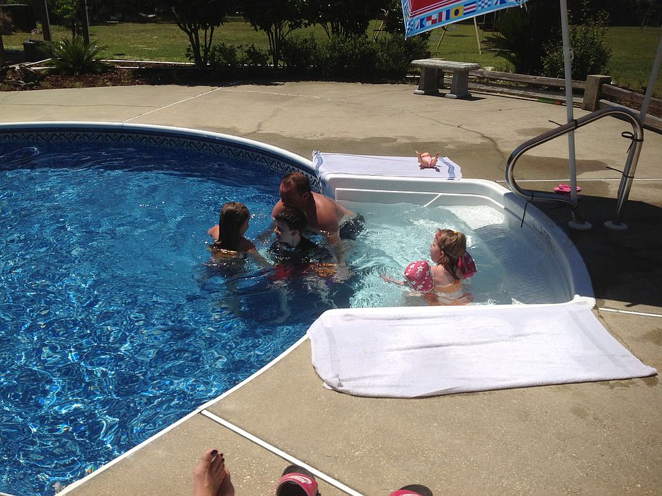 Enjoying the pool, ahh!