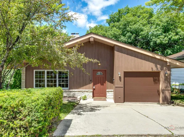10 E Lake Shore Dr, Round Lake Park, IL 60073