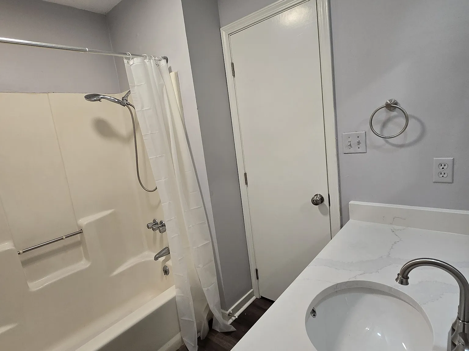 172 Cumberland Road - A — Photo 2