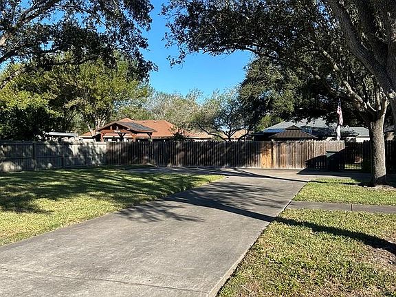3rd image of 137 N Vista Del Sol Dr