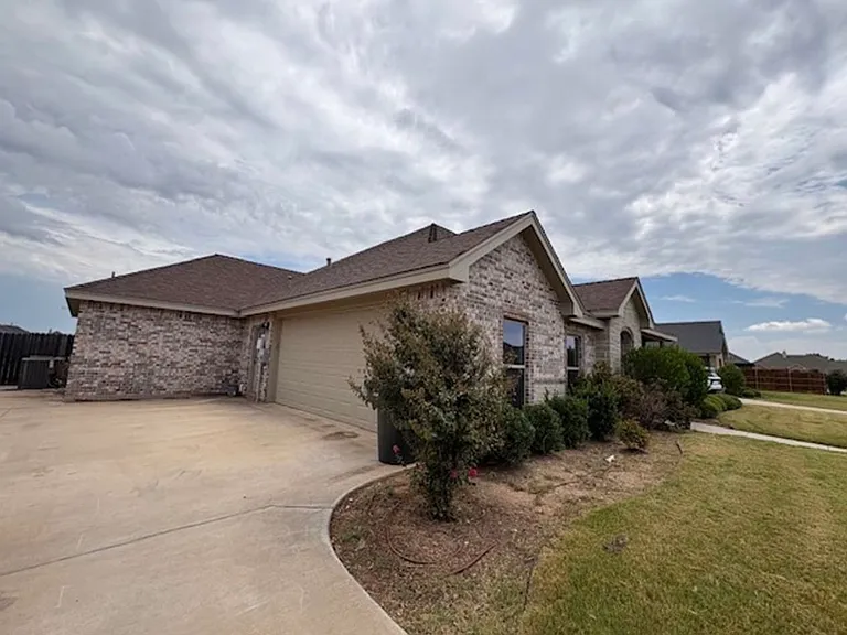 6709 Summerwood Trl — Photo 3