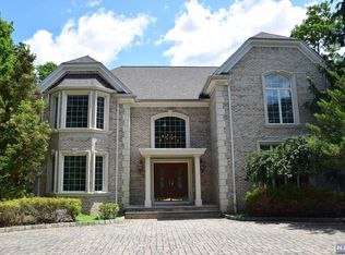 121 Seminary Dr, Mahwah, NJ 07430