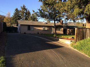 1006 NW Bellevue Pl, Grants Pass, OR