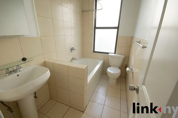Rented by Link NY Realty | media 17