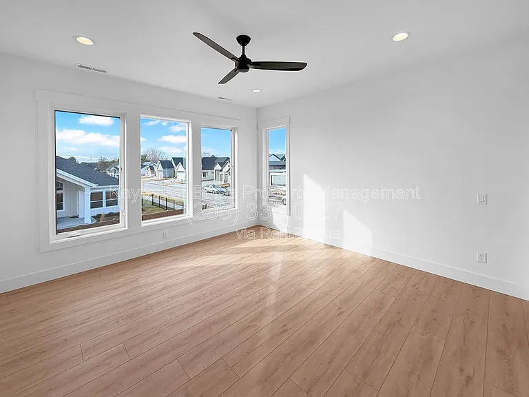 891 N Gracie Ave — Photo 9