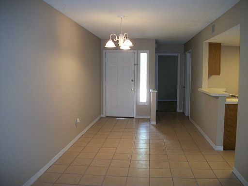 3rd image of 4490 Melissa Ct W
