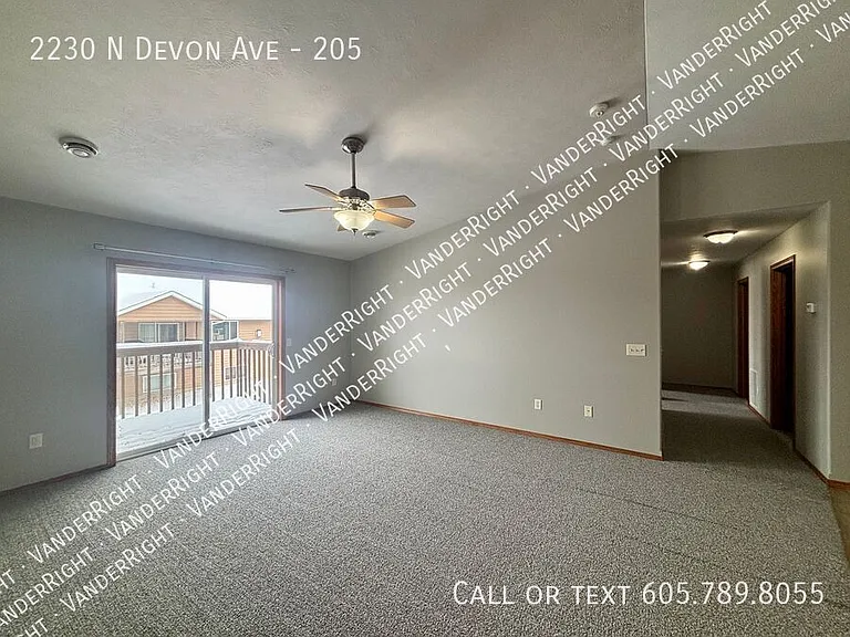 2230 N Devon Ave #205 — Photo 4
